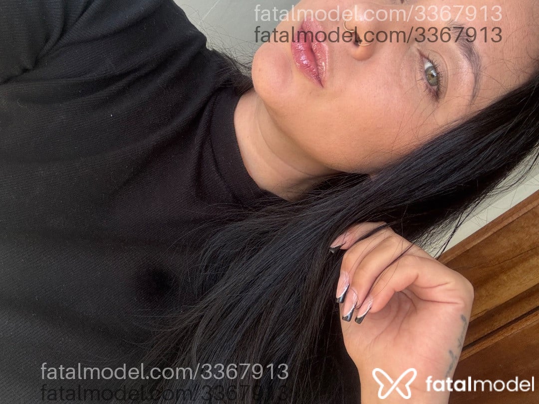 Acompanhante mulher morena (o) de olhos verdes em São Paulo Acompanhante mulher morena (o) de olhos verdes em São Paulo - Kiara