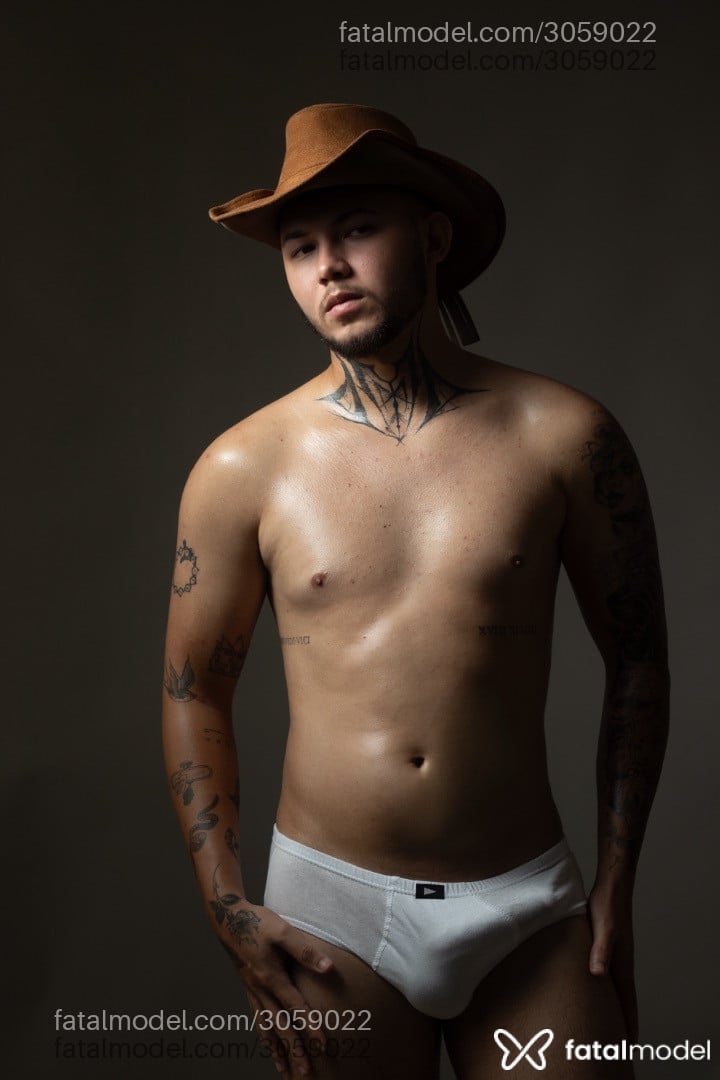 Acompanhante homem morena (o) de olhos pretos em Rio de Janeiro Acompanhante homem morena (o) de olhos pretos em Rio de Janeiro - Thiago Mello