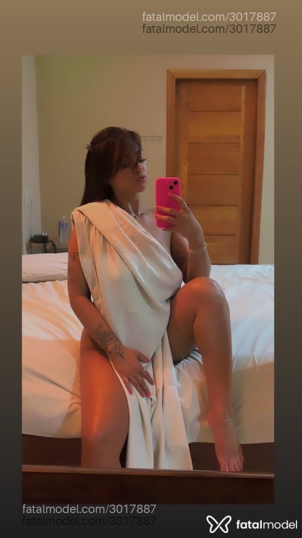 Acompanhante mulher com cabelo castanho de olhos castanhos - Polly Acompanhante mulher com cabelo castanho de olhos castanhos - Polly