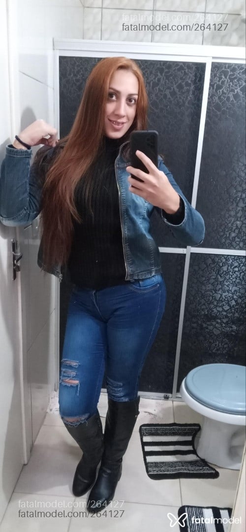 Acompanhante mulher trans com cabelo castanho de olhos castanhos em São Lourenço do Sul - Dafinny Msagens