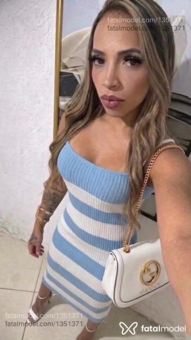 Acompanhante mulher loira (o) de olhos castanhos - Maya Acompanhante mulher loira (o) de olhos castanhos - Maya