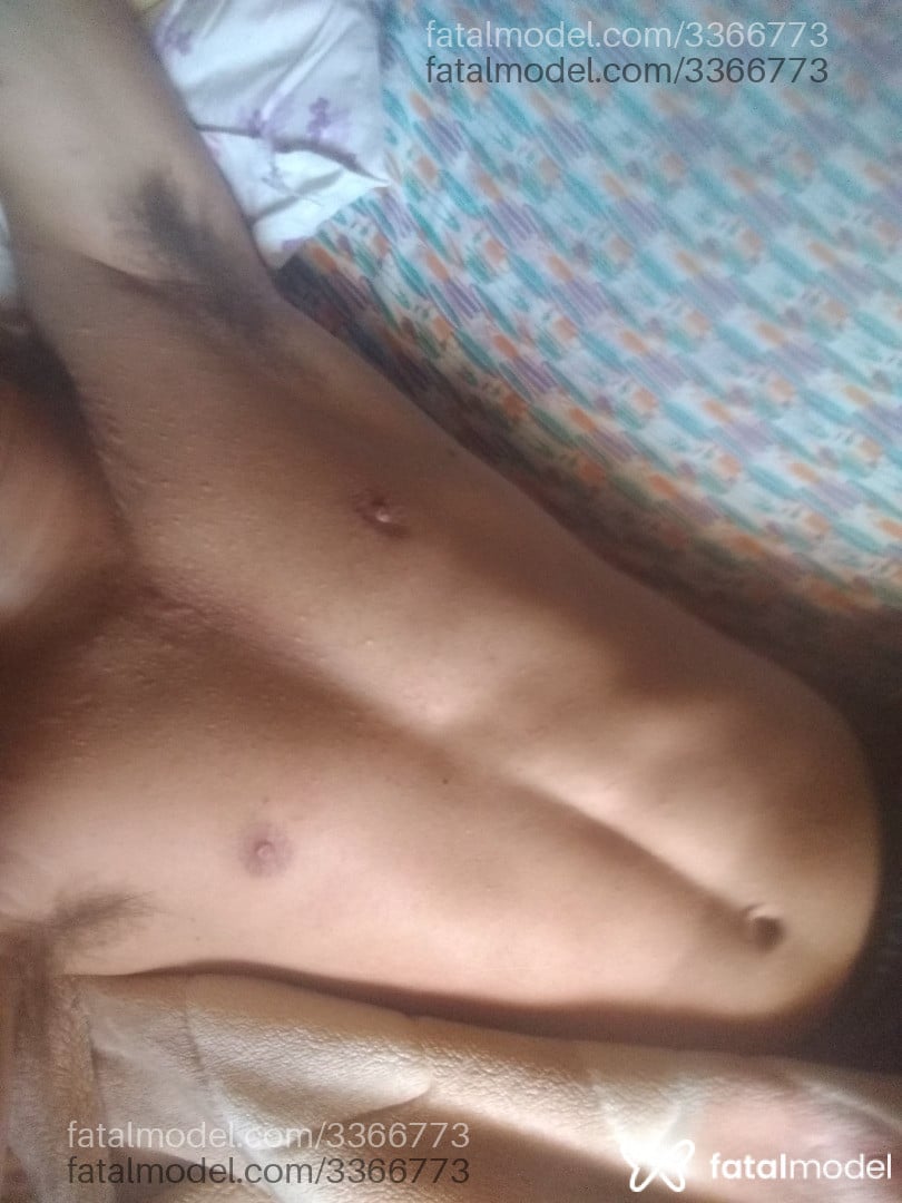 Acompanhante homem morena (o) de olhos mel em Guarapuava - Ricardo