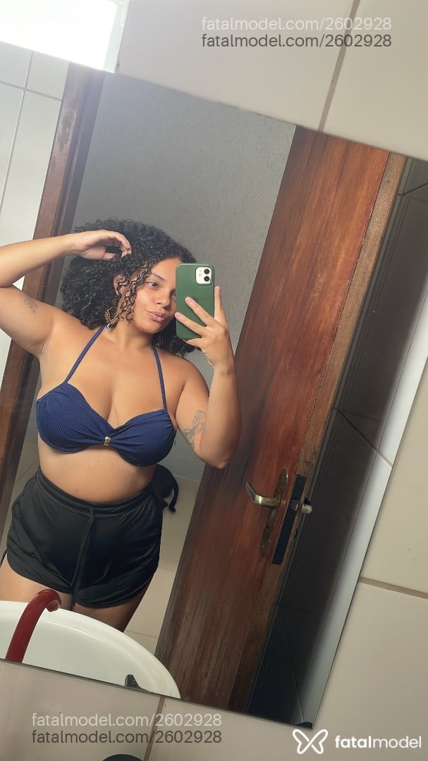 Acompanhante mulher com cabelo castanho de olhos castanhos - Jana