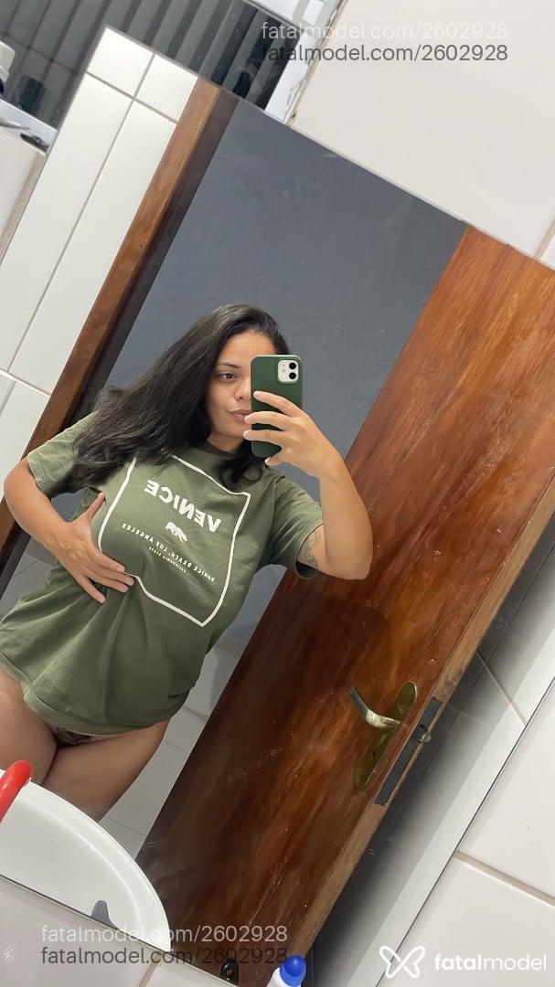 Acompanhante mulher com cabelo castanho de olhos castanhos - Jana