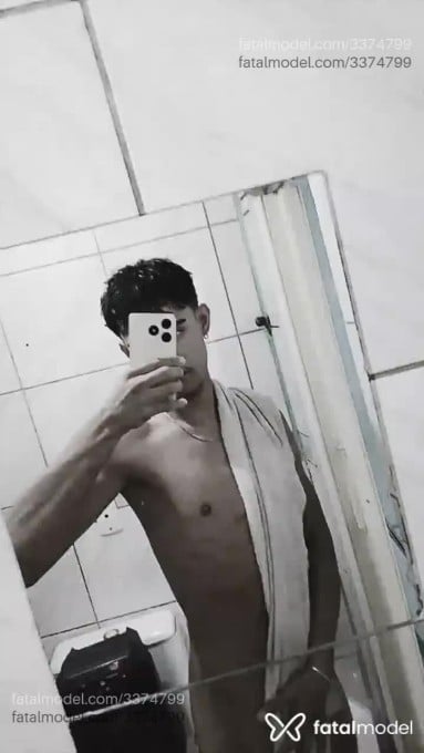 Acompanhante homem morena (o) de olhos castanhos em Navegantes - Higor