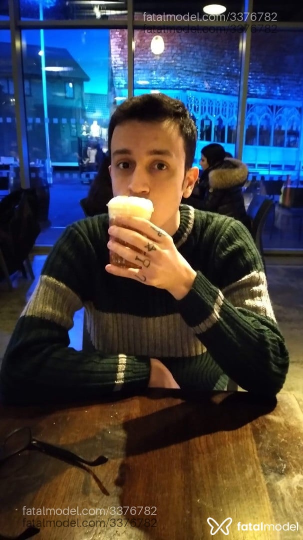 Acompanhante homem morena (o) de olhos castanhos em São Paulo - Cortez