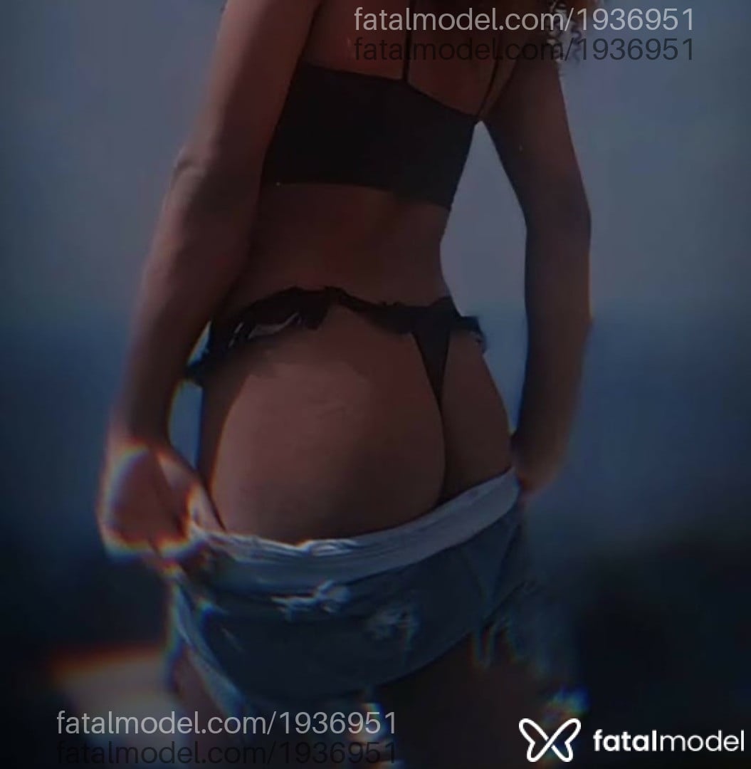 Acompanhante mulher trans com cabelo castanho de olhos castanhos em Itajaí - Maria Eduarda