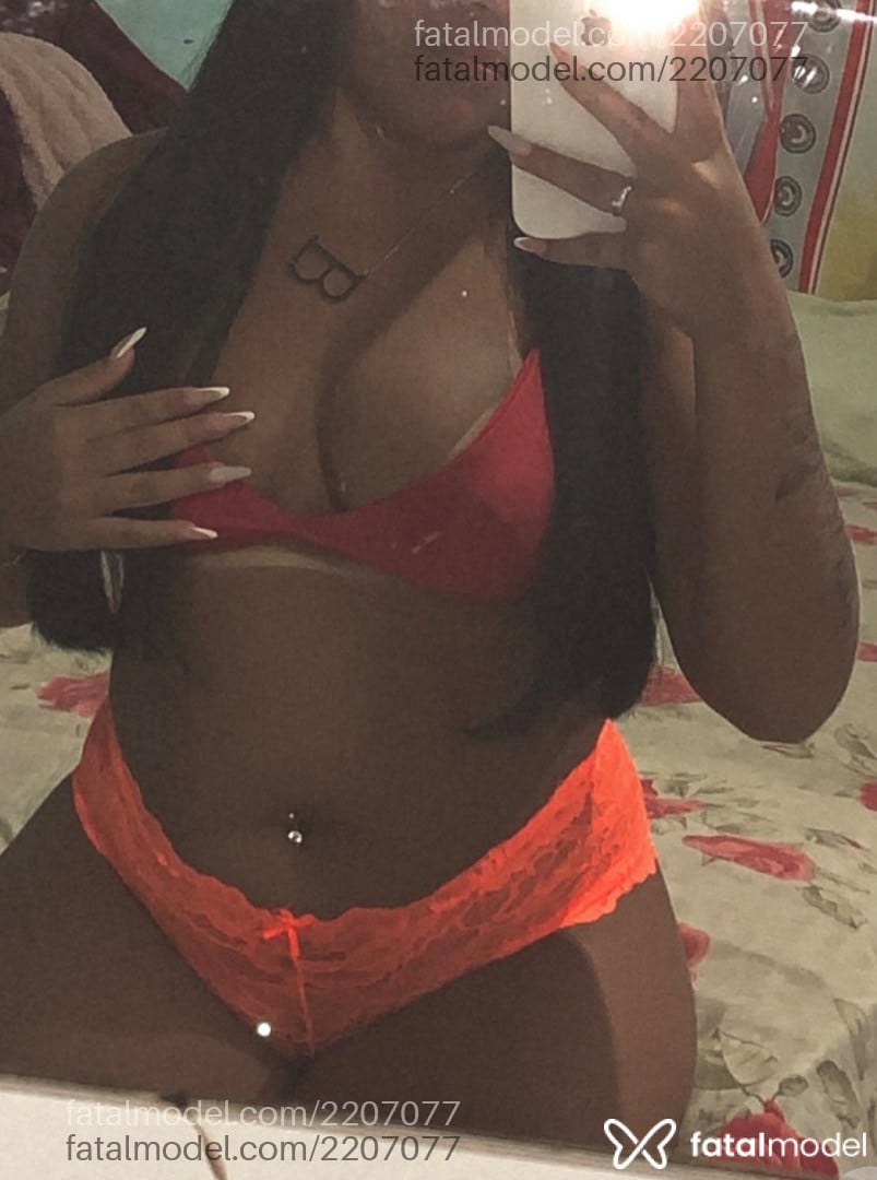 Acompanhante mulher morena (o) de olhos pretos em Juiz de Fora - Rebeca