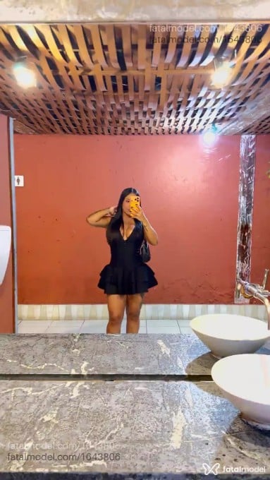 Acompanhante mulher com cabelo castanho de olhos pretos - Gabi Diniz