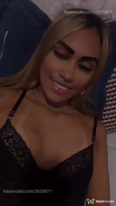 Acompanhante mulher loira (o) de olhos castanhos - Malu Acompanhante mulher loira (o) de olhos castanhos - Malu