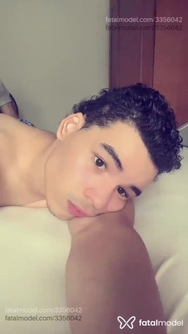 Acompanhante homem morena (o) de olhos castanhos em Blumenau Acompanhante homem morena (o) de olhos castanhos em Blumenau - Gustavo