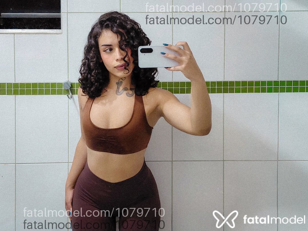 Acompanhante mulher trans morena (o) de olhos castanhos em Santa Maria - Bella Goulart