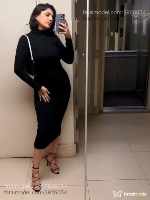 Acompanhante mulher com cabelo castanho de olhos castanhos em Itajaí - Layla Nassar