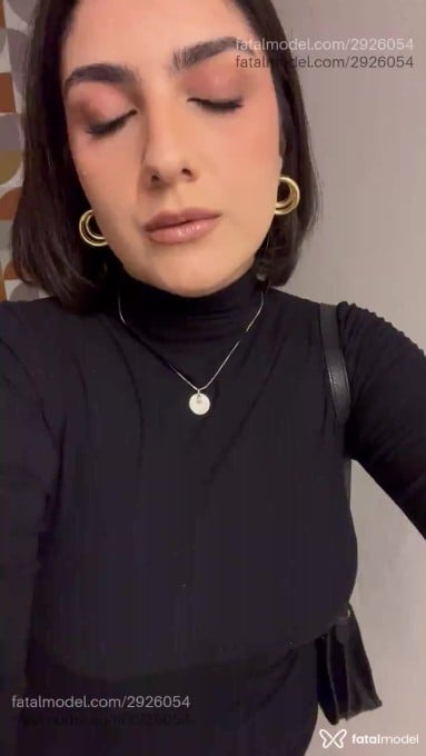 Acompanhante mulher com cabelo castanho de olhos castanhos em Itajaí - Layla Nassar