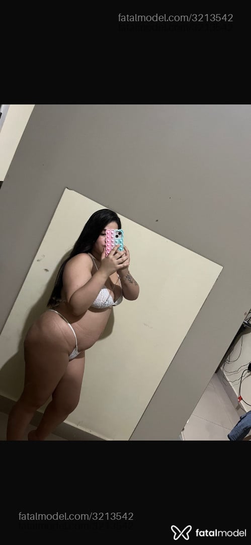 Acompanhante mulher com cabelo castanho de olhos castanhos em Montes Claros - Jade Elizângela