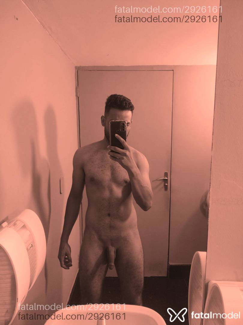 Acompanhante homem com cabelo castanho de olhos pretos em São Paulo Acompanhante homem com cabelo castanho de olhos pretos em São Paulo - Avron