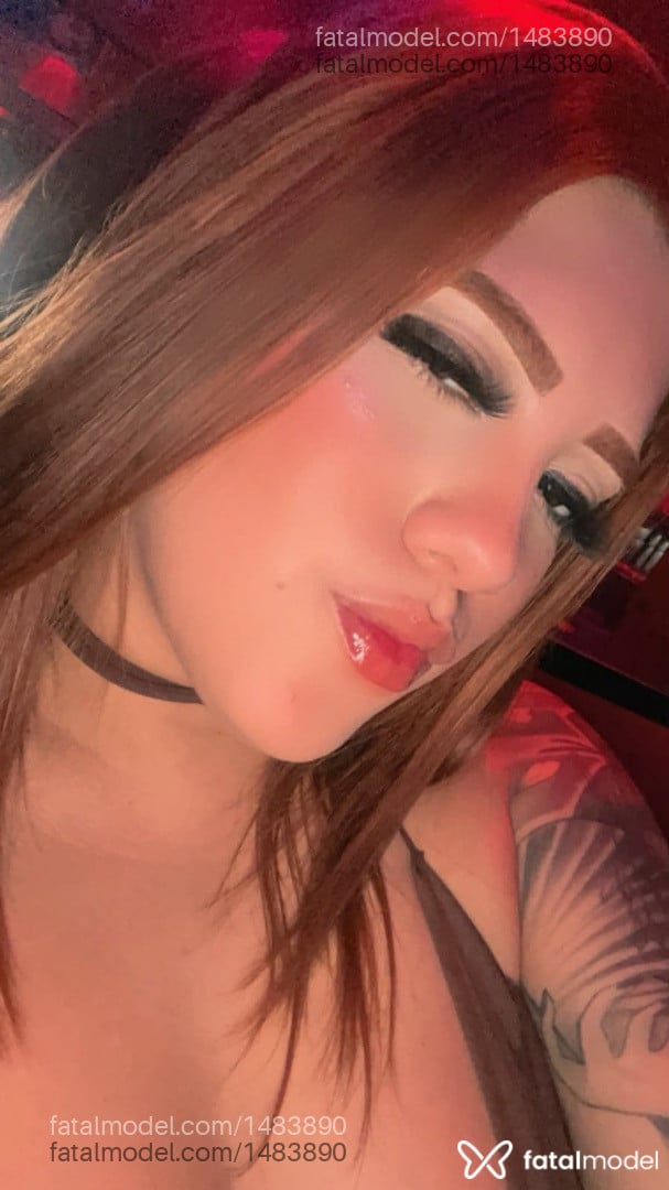 Acompanhante mulher com cabelo castanho de olhos castanhos em Balneário Camboriú Acompanhante mulher com cabelo castanho de olhos castanhos em Balneário Camboriú - Alice