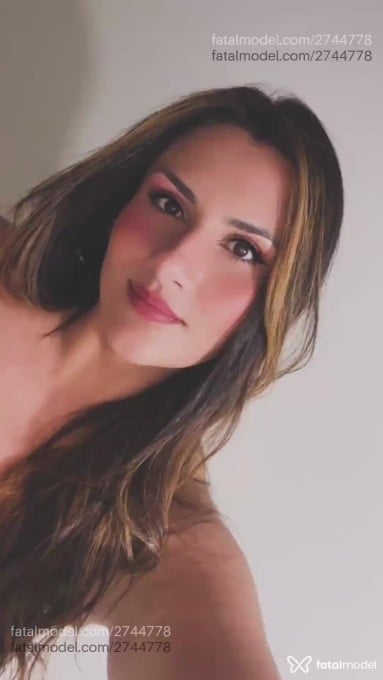 Acompanhante mulher com cabelo castanho de olhos castanhos - Letícia Vidal