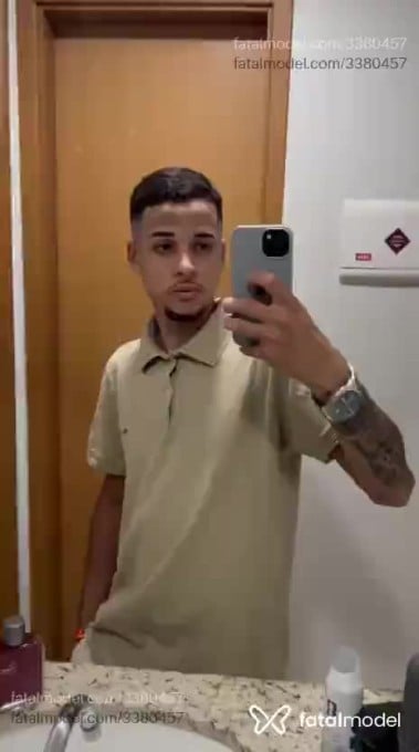 Acompanhante homem morena (o) de olhos verdes em Uberlândia - Henrique