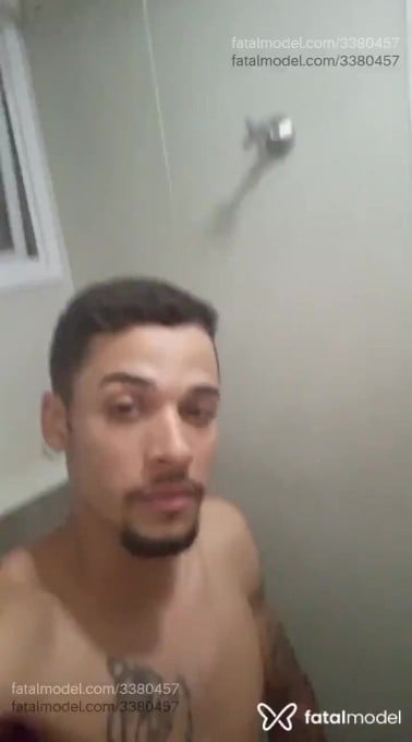 Acompanhante homem morena (o) de olhos verdes em Uberlândia - Henrique