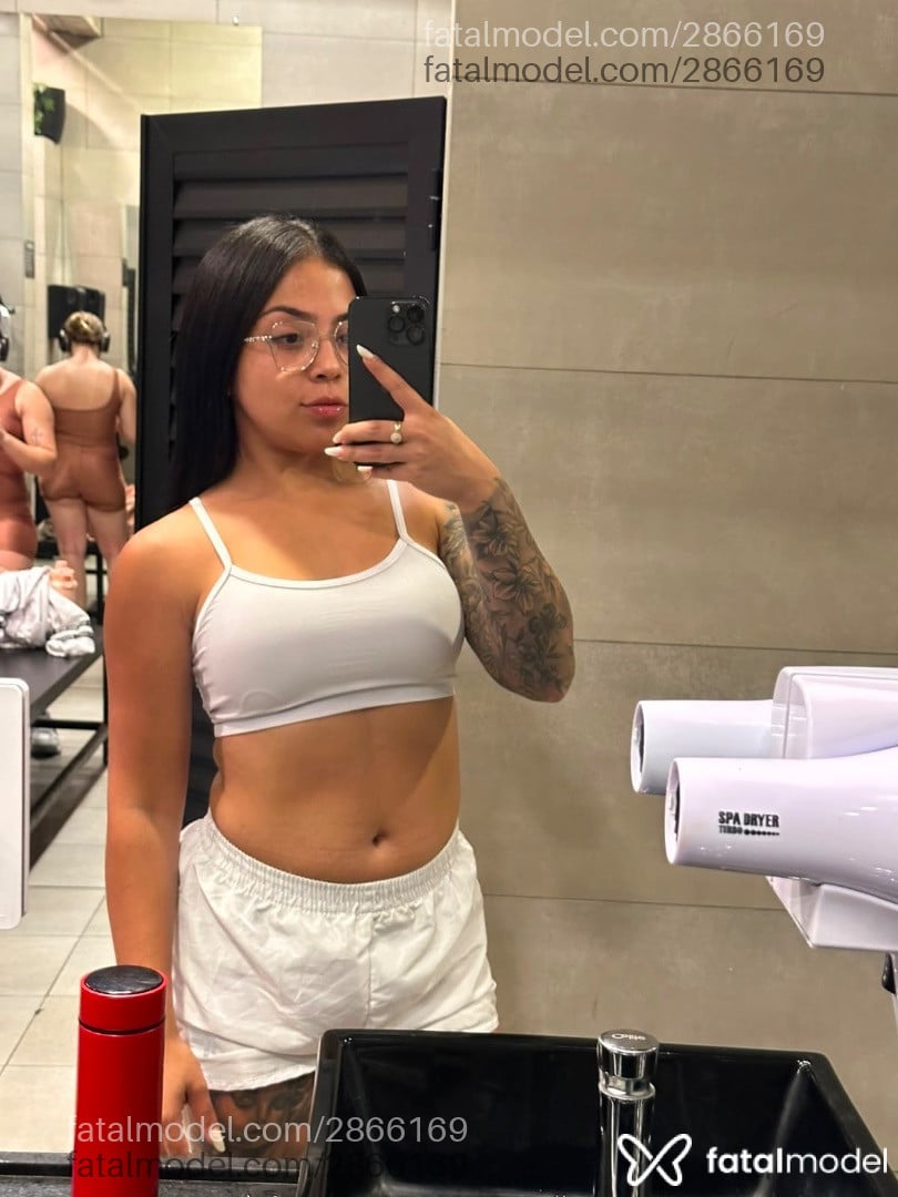 Acompanhante mulher morena (o) de olhos castanhos em Ipatinga - Livia Oliveira