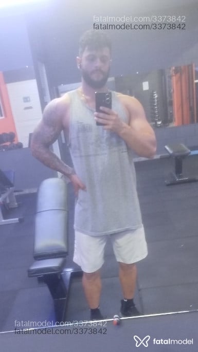 Acompanhante homem com cabelo castanho de olhos castanhos em Americana - Matheus