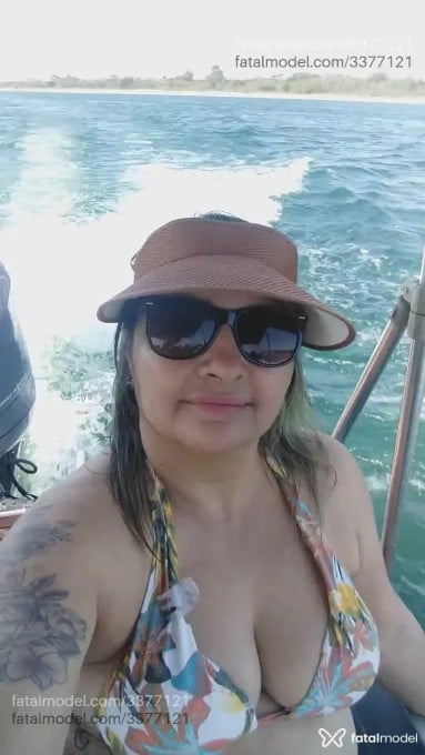 Acompanhante mulher loira (o) de olhos castanhos em Três Pontas - Marines
