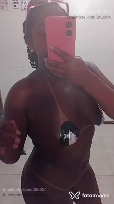 Acompanhante mulher com cabelo castanho de olhos pretos em Nova Friburgo - Paola