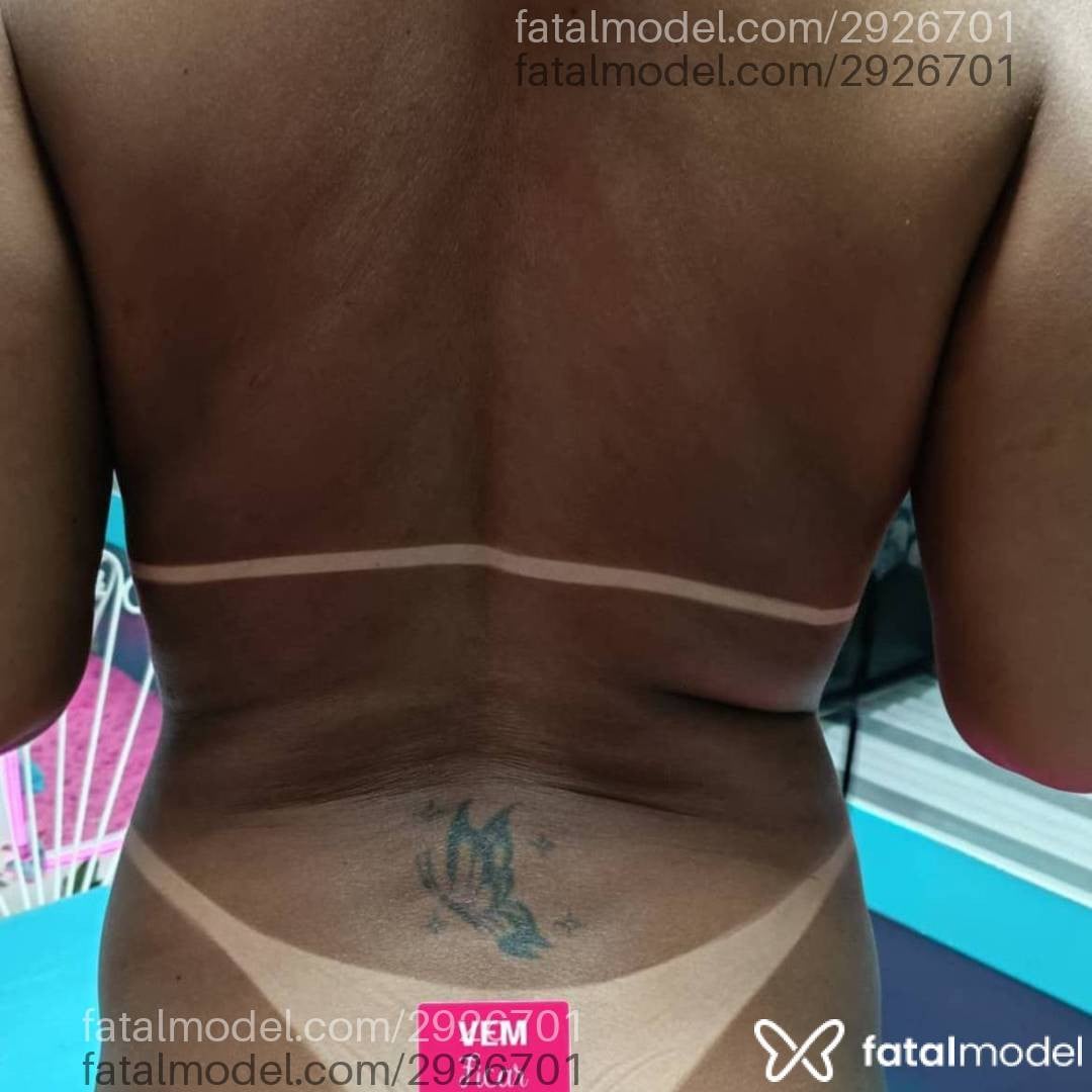Acompanhante mulher com cabelo castanho de olhos castanhos - Alyne