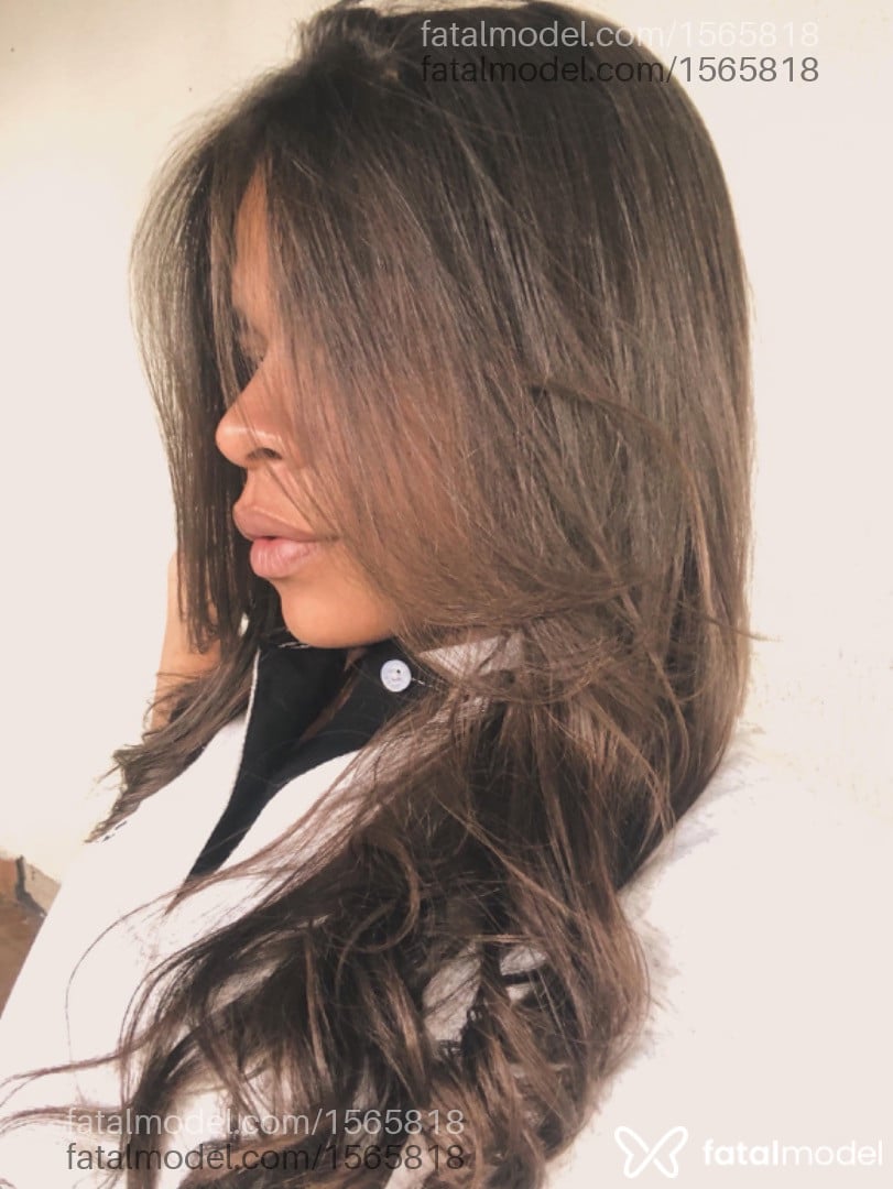 Acompanhante mulher trans com cabelo castanho de olhos castanhos em Uberlândia Acompanhante mulher trans com cabelo castanho de olhos castanhos em Uberlândia - Kayllaninfa