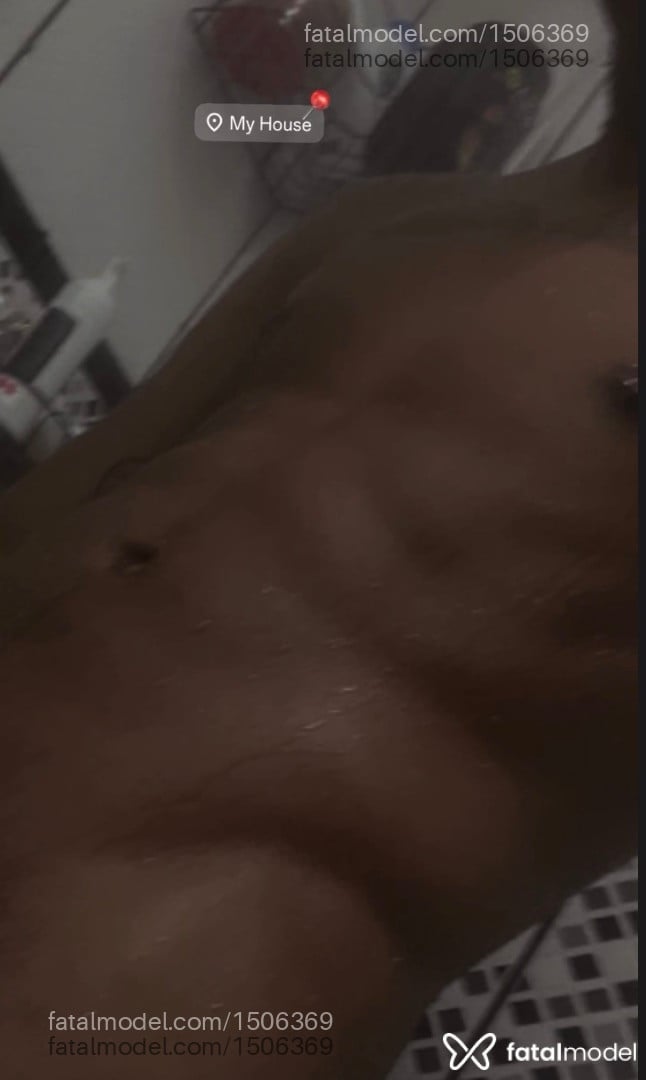 Acompanhante homem morena (o) de olhos castanhos em Jundiaí - Miguel