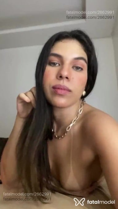 Acompanhante mulher com cabelo castanho de olhos verdes em Goiânia - Gabriela Victoria