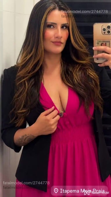 Acompanhante mulher com cabelo castanho de olhos castanhos - Letícia Vidal Acompanhante mulher com cabelo castanho de olhos castanhos - Letícia Vidal