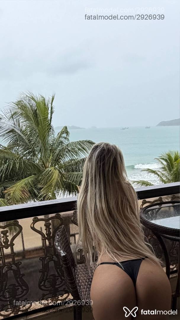 Acompanhante mulher loira (o) de olhos verdes - Mih Biazzi