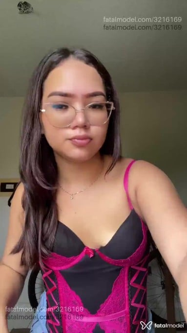 Acompanhante mulher com cabelo castanho de olhos castanhos em Paragominas Acompanhante mulher com cabelo castanho de olhos castanhos em Paragominas - Leticiia