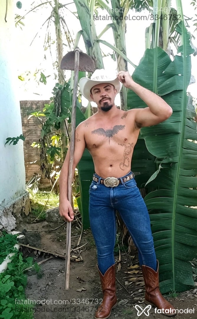 Acompanhante homem sem cabelo de olhos castanhos em Casa Branca Acompanhante homem sem cabelo de olhos castanhos em Casa Branca - Alexandre