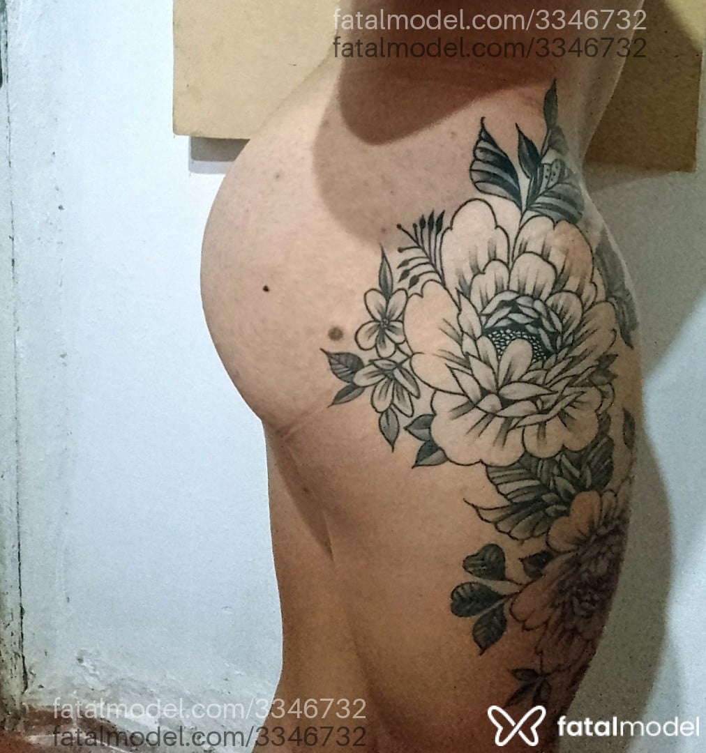 Acompanhante homem sem cabelo de olhos castanhos em Casa Branca - Alexandre