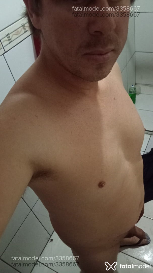 Acompanhante homem com cabelo castanho de olhos azuis em Encruzilhada do Sul - Leandro