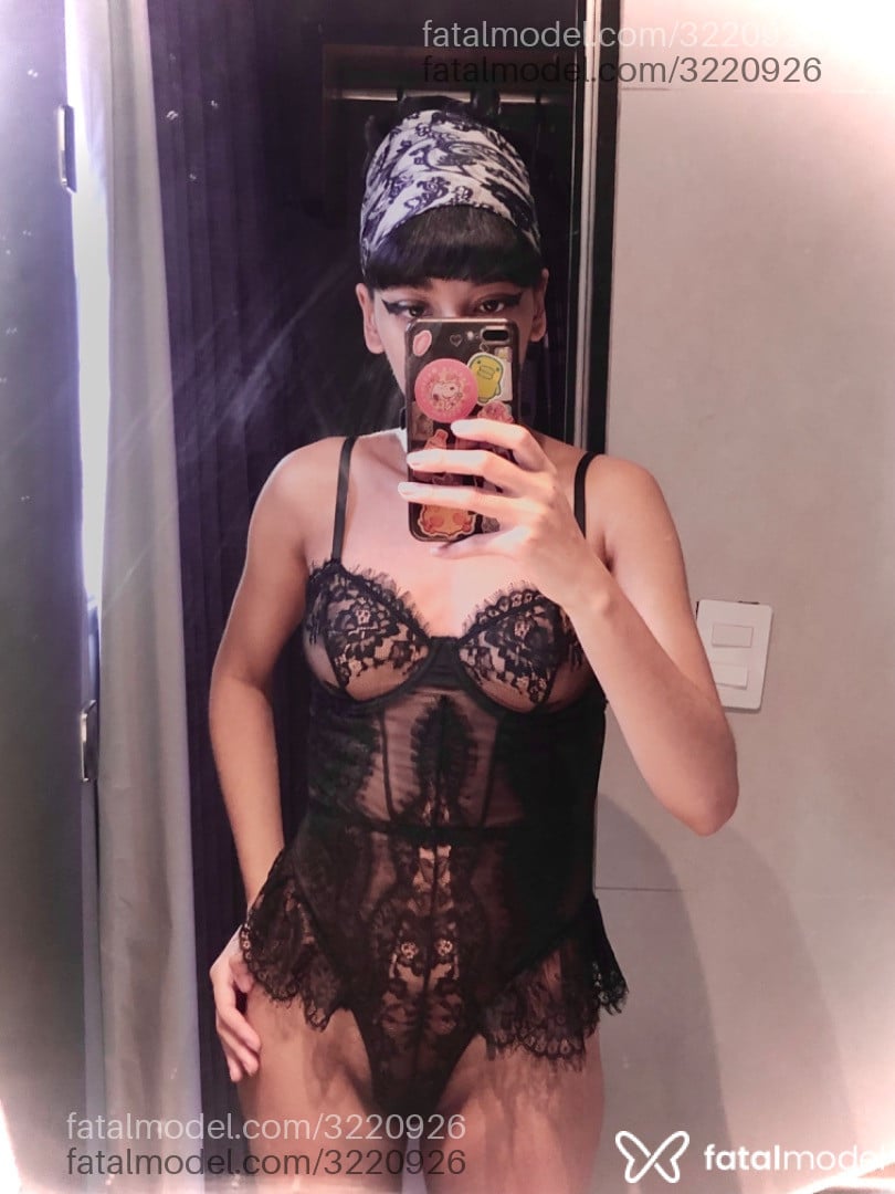 Acompanhante mulher com cabelo colorido de olhos pretos em São Paulo - Luana