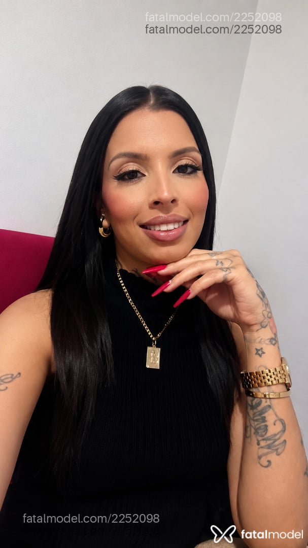 Acompanhante mulher trans com cabelo castanho de olhos mel em Xanxerê Acompanhante mulher trans com cabelo castanho de olhos mel em Xanxerê - Barbiie Araujo
