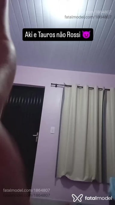 Acompanhante mulher loira (o) de olhos castanhos em Virtual - Japaa