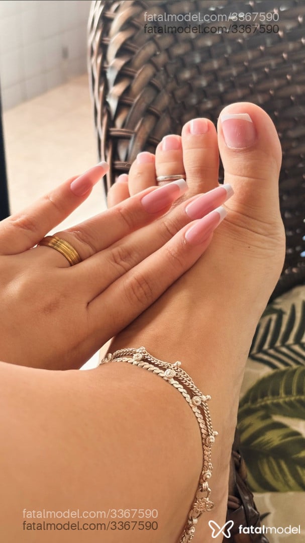 Acompanhante mulher loira (o) de olhos verdes em Virtual Acompanhante mulher loira (o) de olhos verdes em Virtual - Sualoirinha