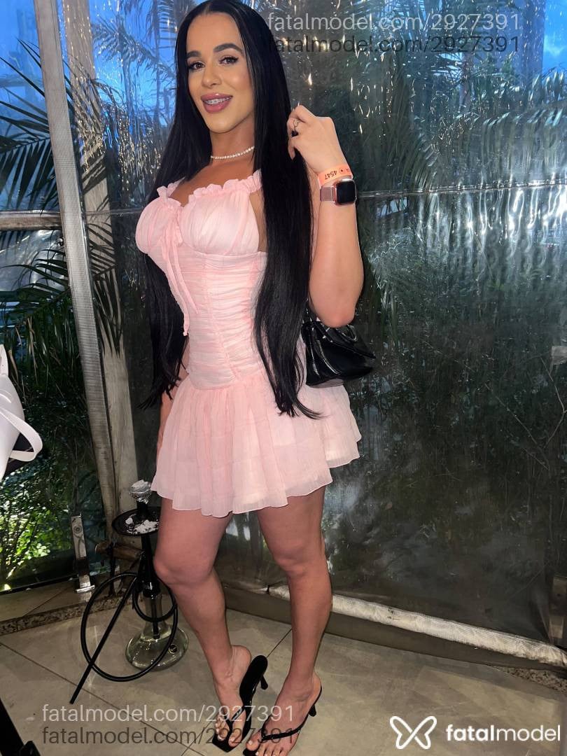 Acompanhante mulher trans morena (o) de olhos verdes - Isadora Alve