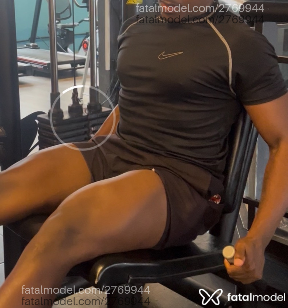 Acompanhante homem morena (o) de olhos pretos em Florianópolis Acompanhante homem morena (o) de olhos pretos em Florianópolis - Morenoo