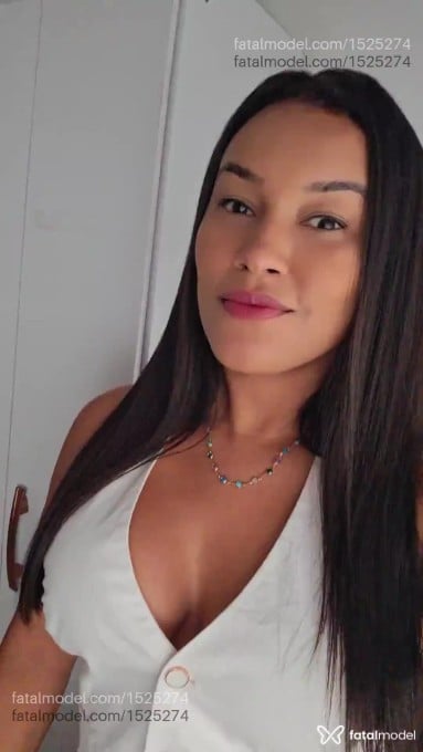 Acompanhante mulher com cabelo castanho de olhos castanhos em Três Lagoas Acompanhante mulher com cabelo castanho de olhos castanhos em Três Lagoas - Maya