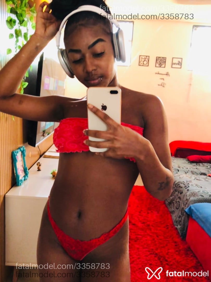 Acompanhante mulher com cabelo castanho de olhos castanhos em Virtual - Gabriela