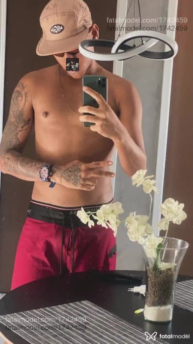Acompanhante homem morena (o) de olhos pretos em Caruaru Acompanhante homem morena (o) de olhos pretos em Caruaru - THIAGO