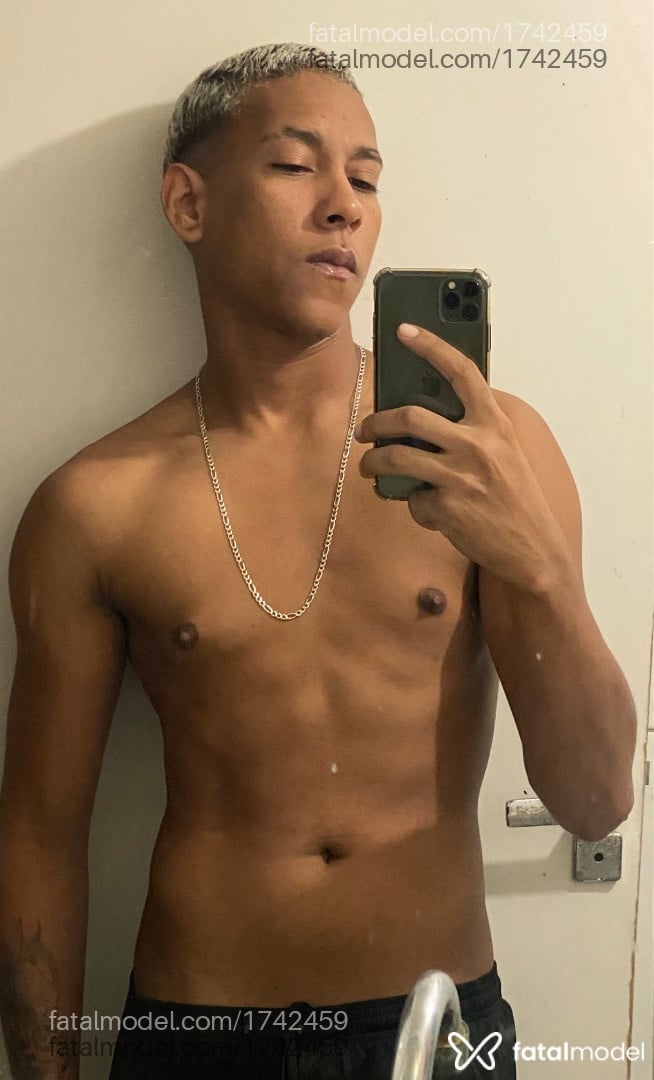Acompanhante homem morena (o) de olhos pretos em Caruaru Acompanhante homem morena (o) de olhos pretos em Caruaru - THIAGO
