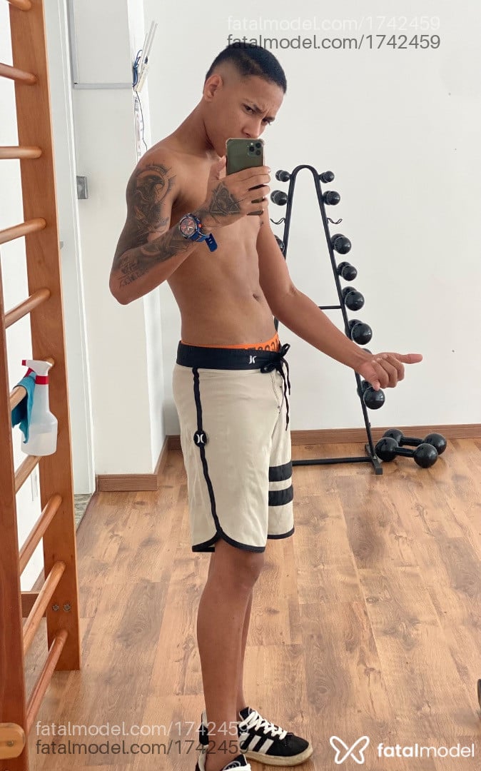 Acompanhante homem morena (o) de olhos pretos em Caruaru Acompanhante homem morena (o) de olhos pretos em Caruaru - THIAGO