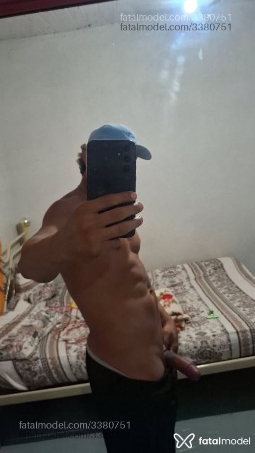 Acompanhante homem morena (o) de olhos castanhos em Dourados Acompanhante homem morena (o) de olhos castanhos em Dourados - Moreninho